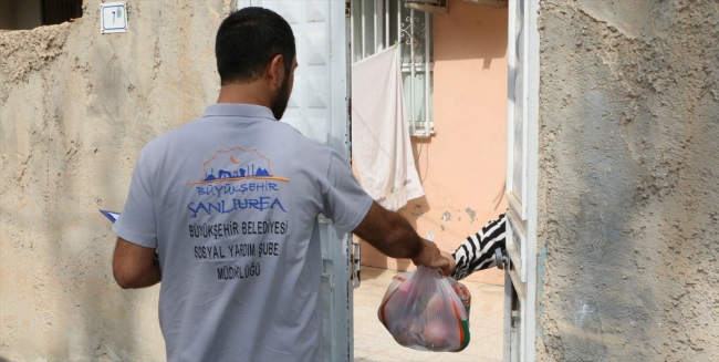 Şanlıurfa'da ihtiyaç sahiplerine belediye bahçesinden meyve